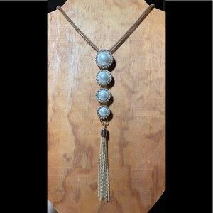 NWOT Gold and Pearl Tassle necklace